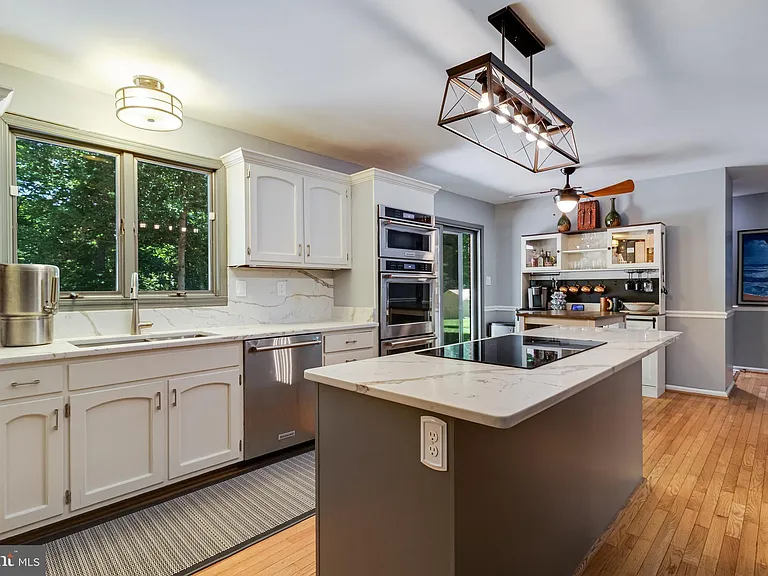8150 Plowden Dr — Photo 3