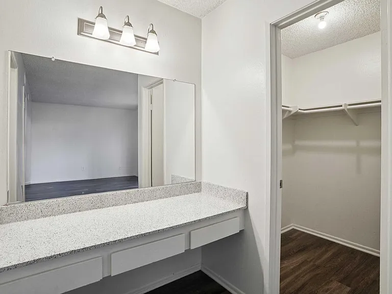 Belinda Apartment Homes — Photo 29
