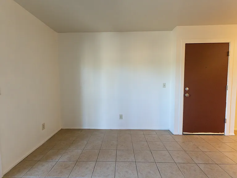 1810 E Blacklidge Dr #101 — Photo 15