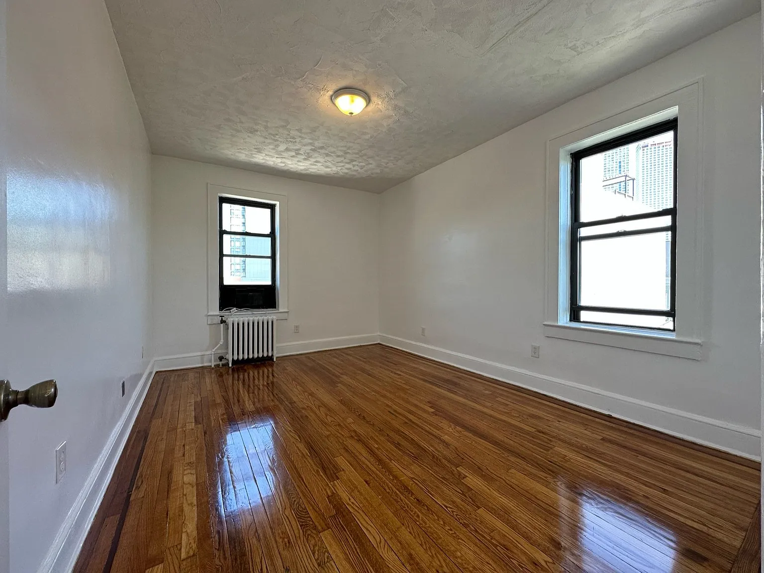 1 bed, 1.0 bath, 550 sqft, $1,700 — Photo 2