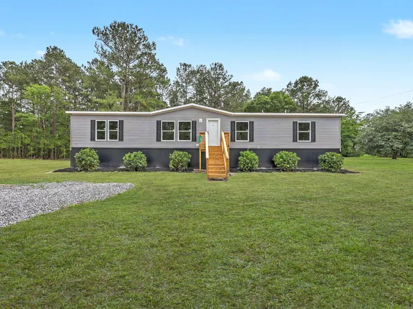 123 Tundra Ln, Ridgeville, SC 29472