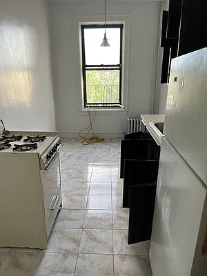 Rented by Avi Beluca, LREB | media 8