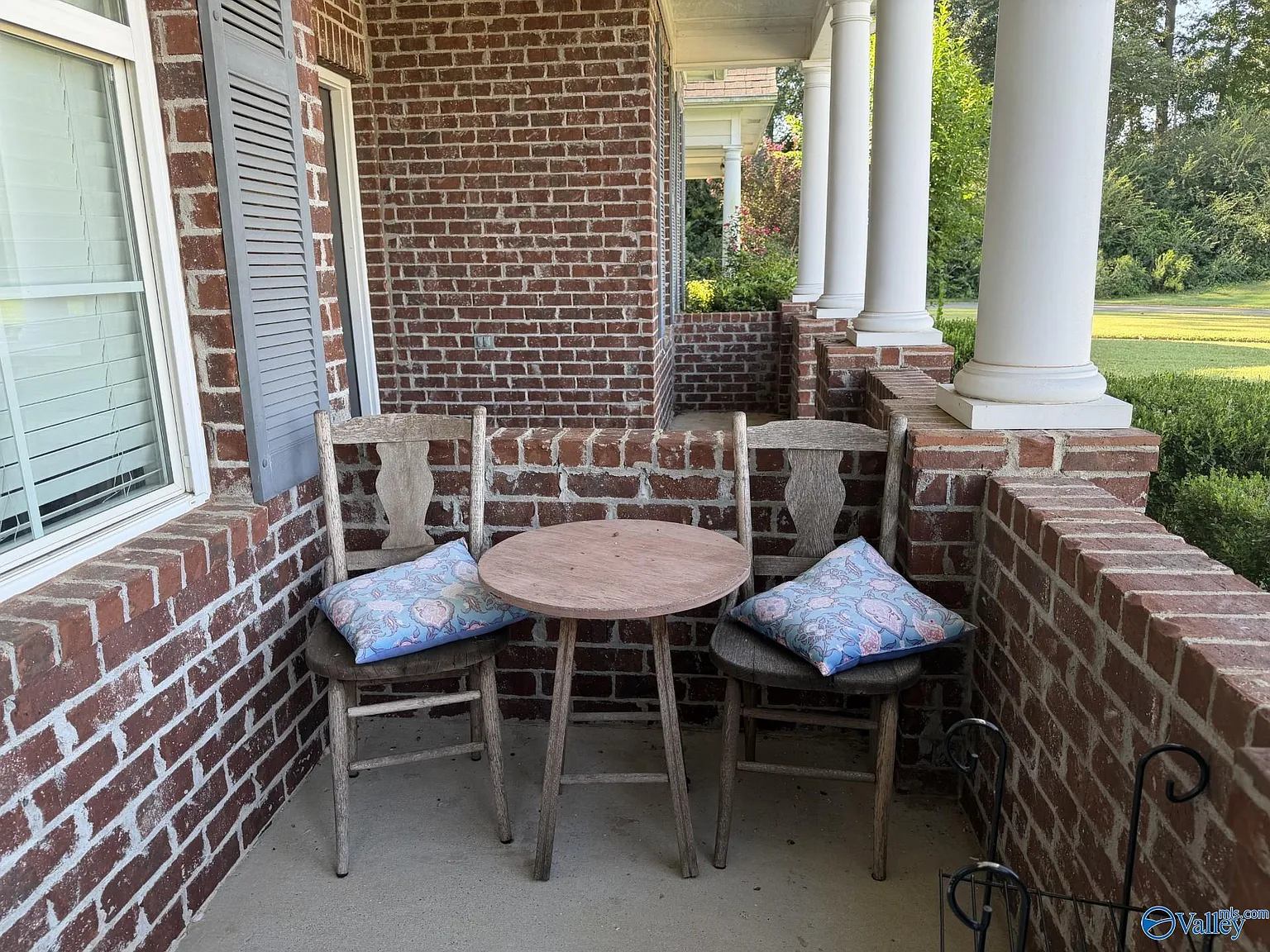 3 bed, 2.5 bath, 1908 sqft, $2,450 — Photo 3