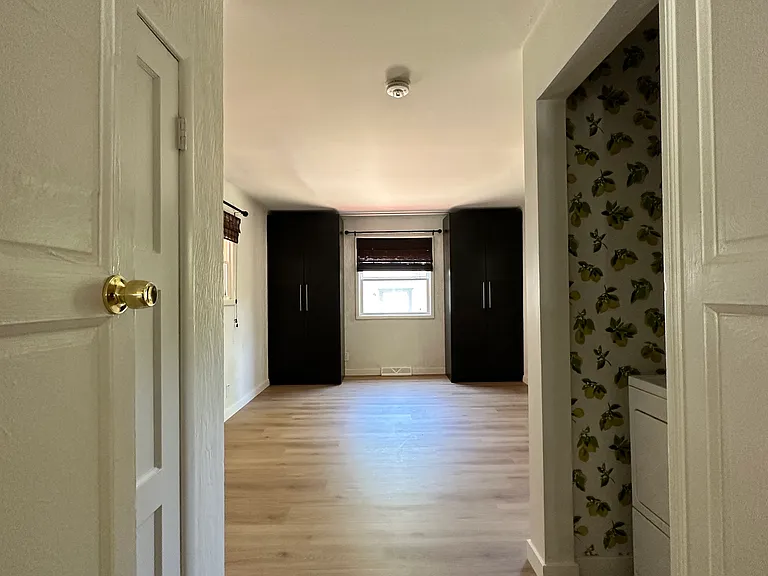 2633 S Race St — Photo 36