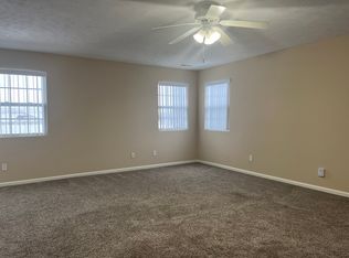 600 Clayton Cir, Sycamore, IL 60178