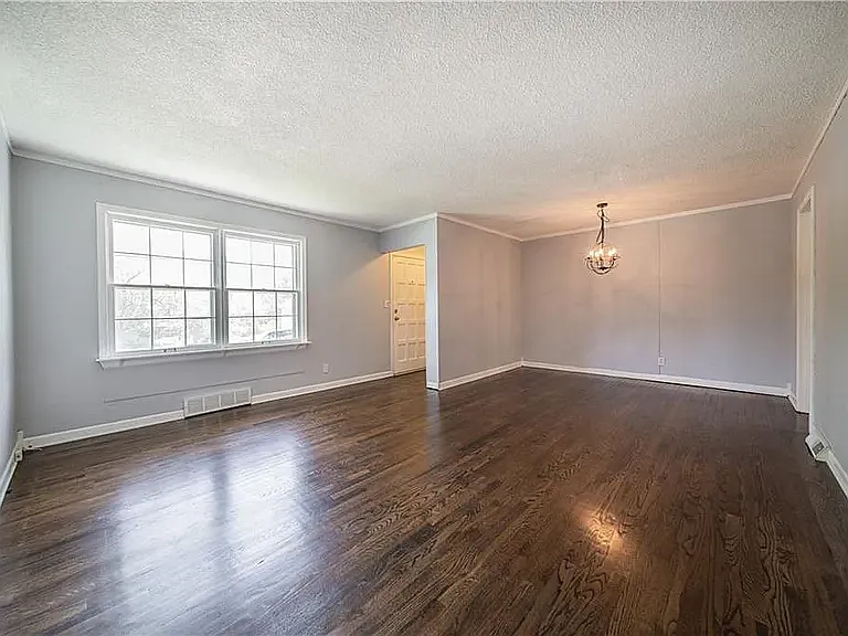 5227 Riggs St — Photo 3