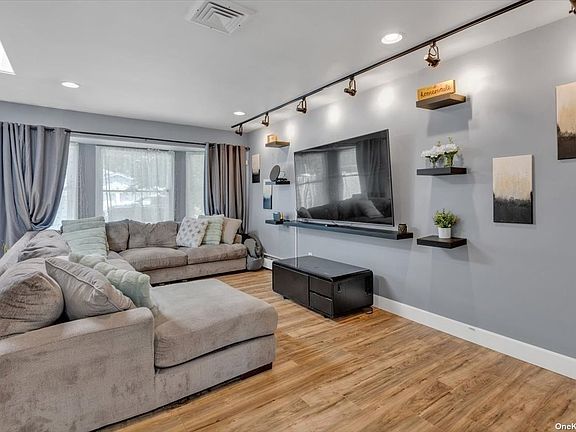 4th image of 1 Rowe St