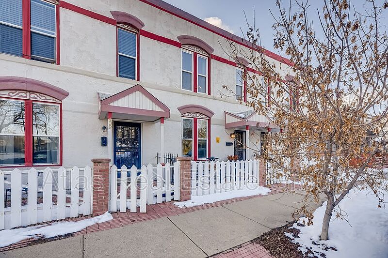1st image of 411 Galapago St