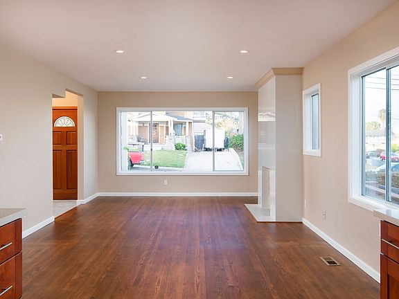 5th image of 3211 Keats St