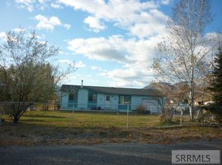 611 Apex Ln, Challis, ID 83226
