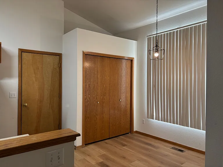 1126 Belleview Dr — Photo 5