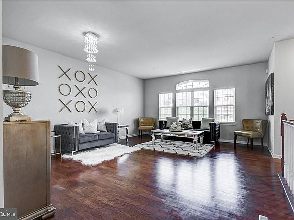 5th image of 3550 Briarwood Dr