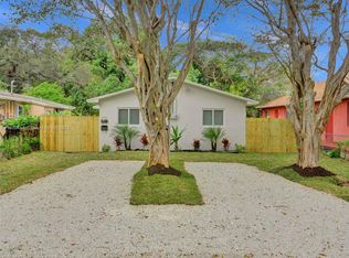 2555 NE 183rd St, North Miami Beach, FL 33160