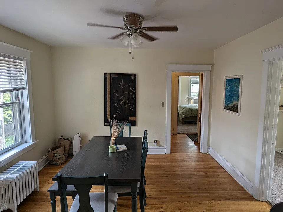 Dining room w/ furniture