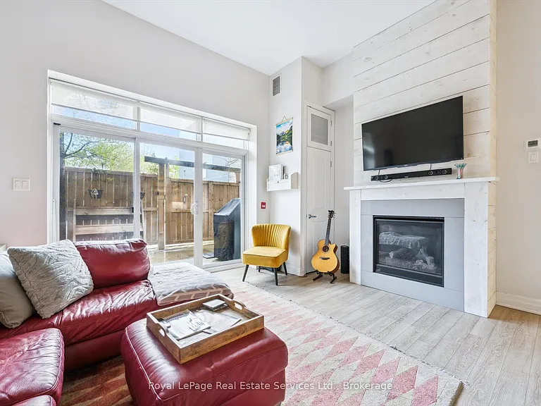 459 Kerr St #106 — Photo 3
