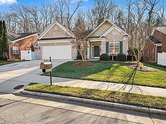 2nd image of 126 Heritage Hill Dr