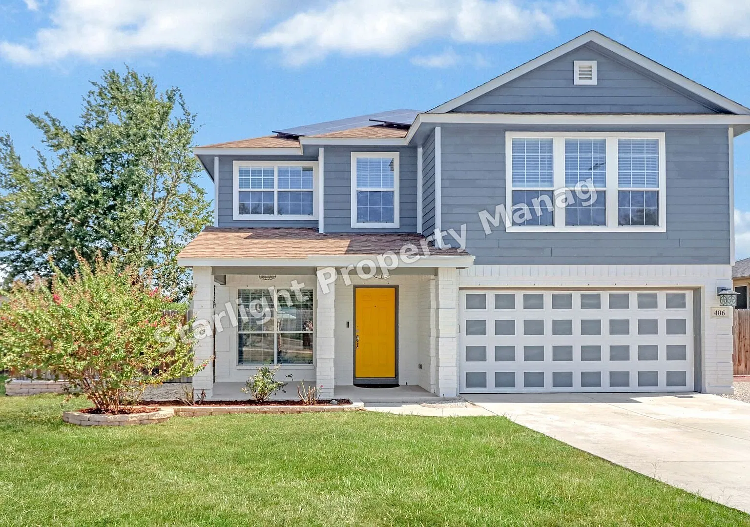 Spacious 4-Bed Oasis with Tropical Backyard Pool Oasis, Cozy Fireplace and Solar Panels at 406 Re... — Photo 1