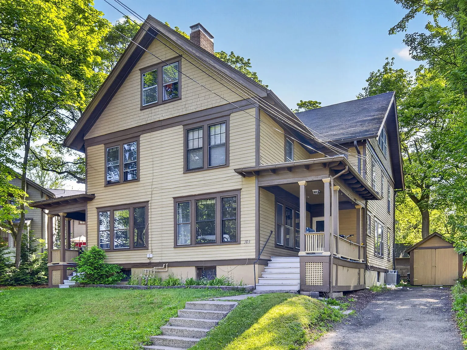 Close to campus! No car needed in quiet Cornell Heights Neighborhood — Photo 1