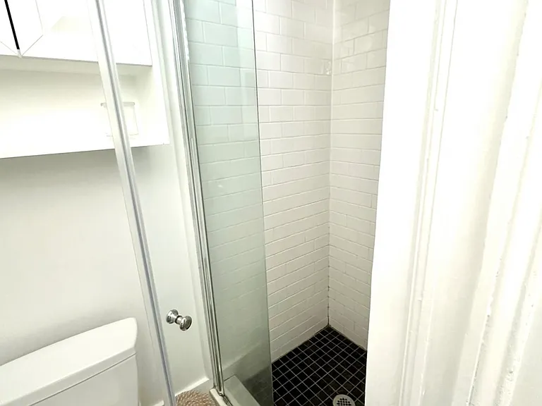 9 Franklin St #B — Photo 13