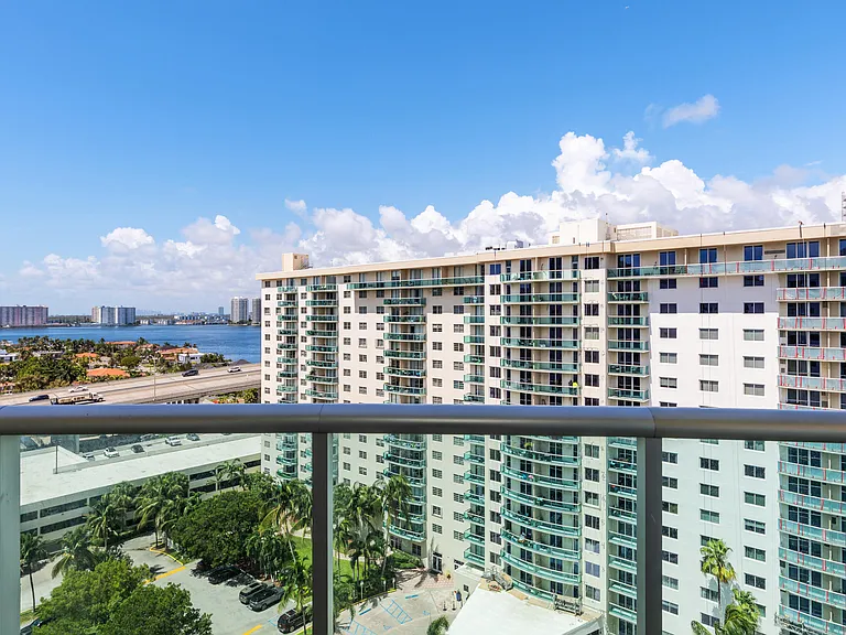 19380 Collins Ave #1527 — Photo 27