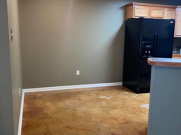 3rd image of 1422 Southport Blvd