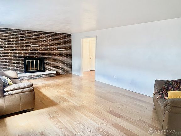 3rd image of 766 Brunswick Dr