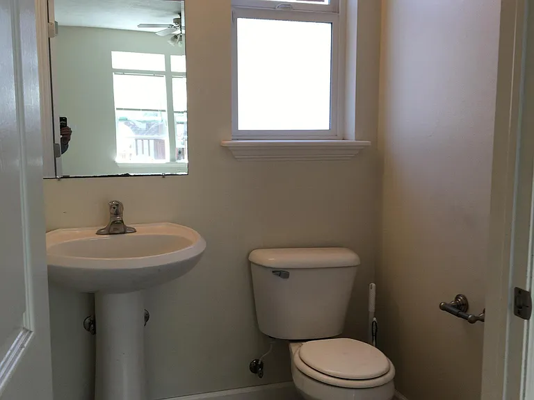125 Bixby St #B — Photo 6