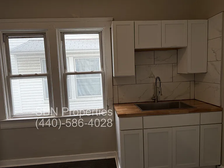 2067 W 101st St #2 — Photo 3