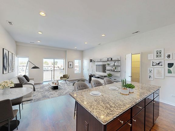 5th image of 4015 N Narragansett Ave #103