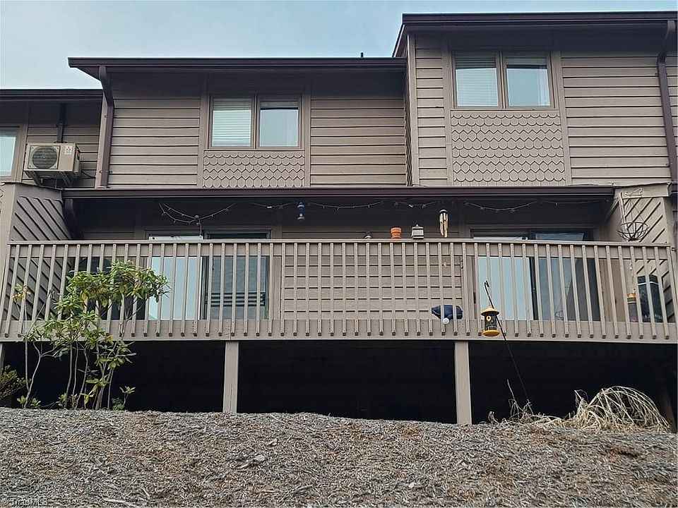 1st image of 1544 Ivy Trce