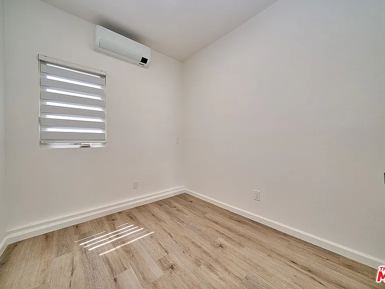 347 S Highland Ave — Photo 38