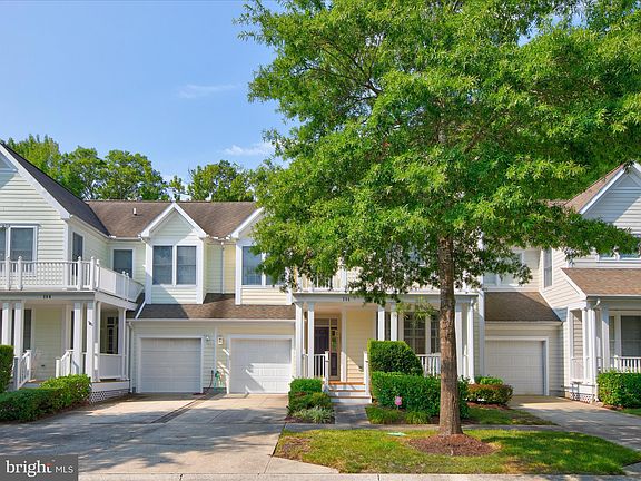 2nd image of 204 Willow Oak Ave