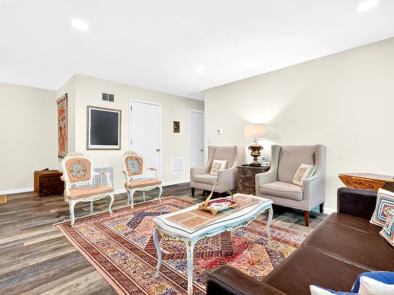 138 Indian Hollow Ct — Photo 18
