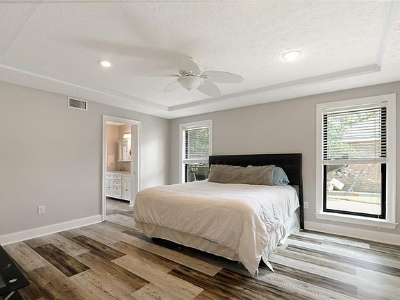 5th image of 288 Moonraker Dr