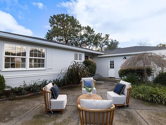 3rd image of 39 LAKESIDE Drive