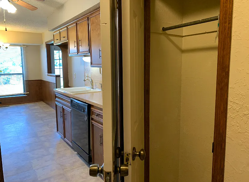 3 bed, 1385 sqft, $1,300 — Photo 4