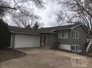 3112 W 4th St, Waterloo, IA 50701