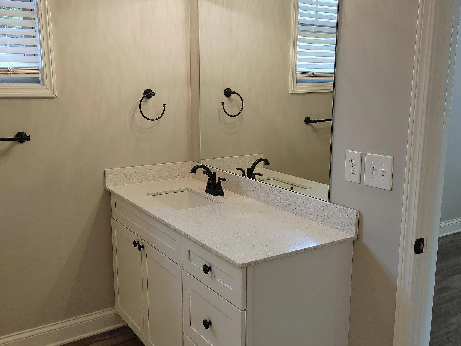 2 bed, 1068 sqft, $1,950 — Photo 4