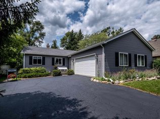 745 Lounsbury Ave, Rochester, MI 48307