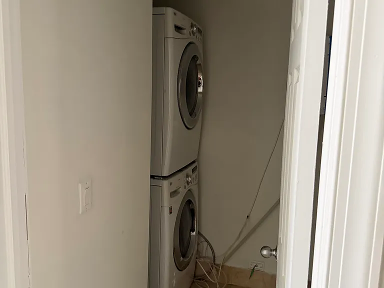 7 46th St #1 — Photo 4
