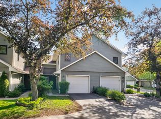 24 Elton Ridge Ct NW, Rochester, MN 55901