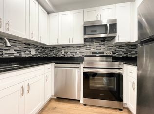 9 Woodbridge St #1R, Cambridge, MA 02140