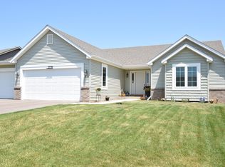 3735 Eagles Ridge Dr, Beloit, WI 53511