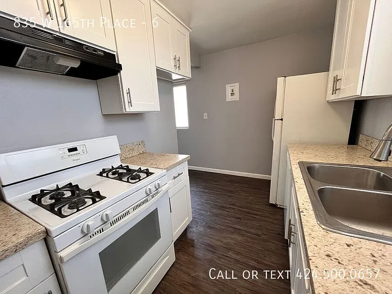 835 W 165th Pl #6 — Photo 8