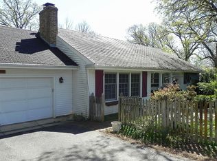 3N215 Pine Hills Rd, St Charles, IL 60175