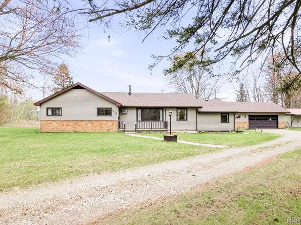 4602 Howard Rd, Kimball, MI 48074