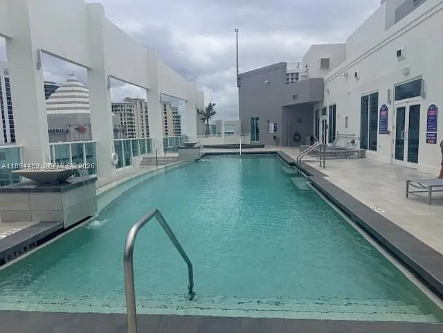 350 Las Olas Place Condo — Photo 2