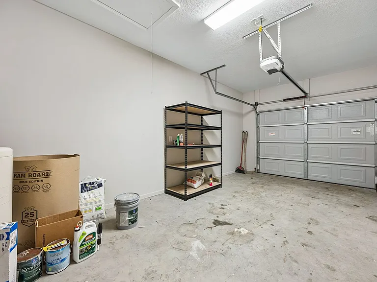 326 Gary Cir — Photo 31