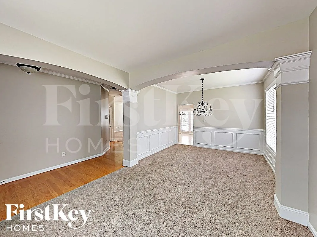Building Photo - 5705 Lindley Crescent Dr