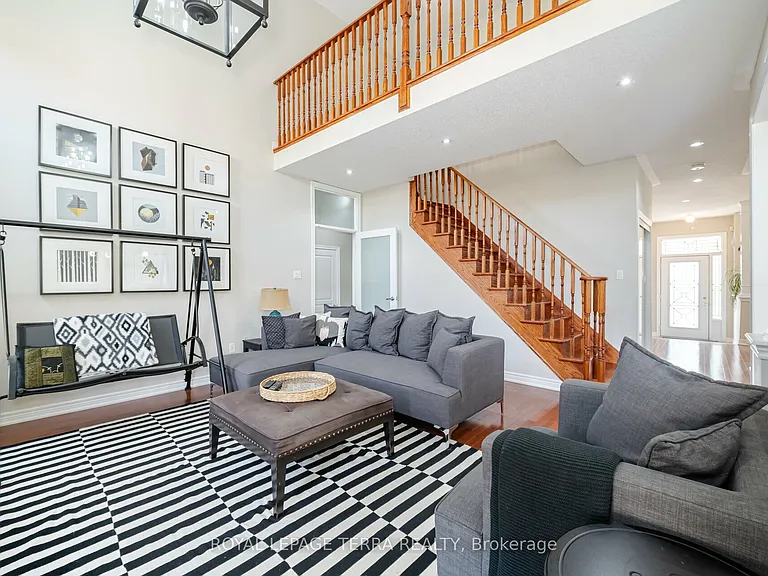 30 Eatonville St #UPPER — Photo 12